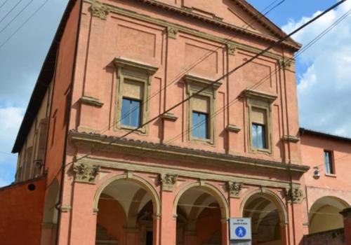 la facciata della chiesa di santa Cristina in piazzetta Morandi