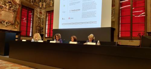 il tavolo dei relatori con l'Assessora Orioli e  rappresentanti della Regione e dell'Accademia di Belle Arti