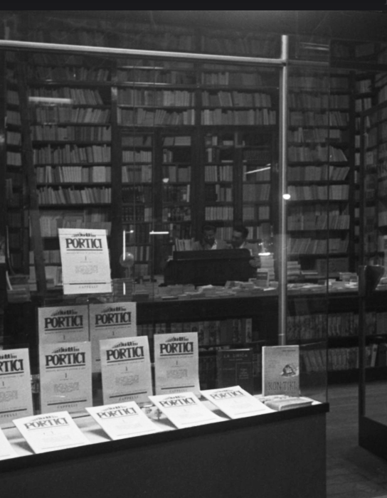 Vetrina della Libreria Cappelli