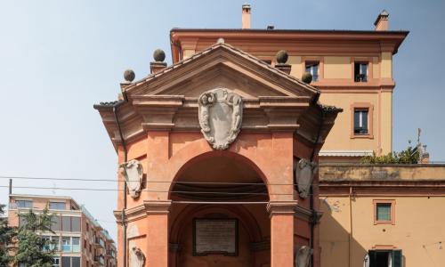 vista dell'arco bonaccorsi da porta saragozza foto 1cinquantesimo