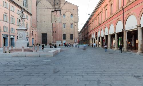 VISTA DELLA PIAZZA VERSO SAN PETRONIO