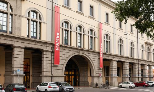 vista della facciata del mambo