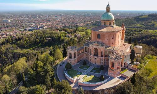 veduta panoramica del santuario della beata vergine di san luca