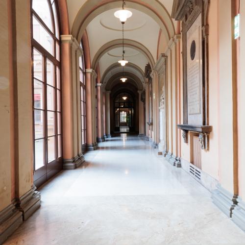 il corridoio di accesso di palazzo poggi
