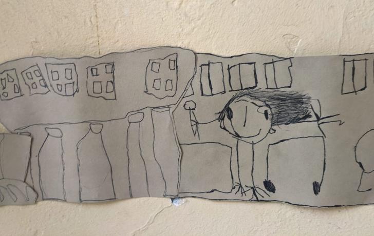 disegno di bambino con il portico
