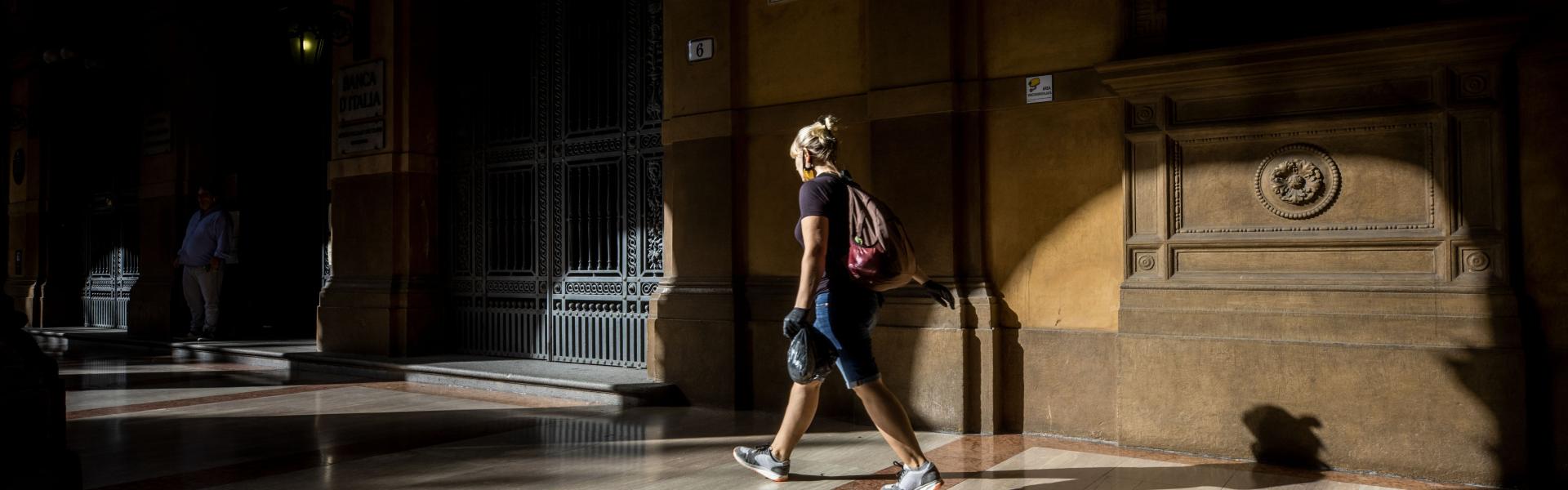 portico fra luci e ombre